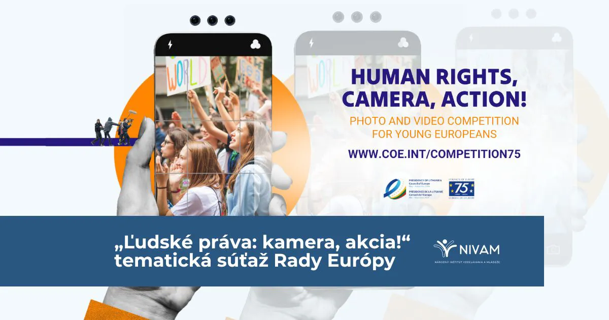 Mobil a v ňom obrázok ľudí pozerajúcich sa hore.