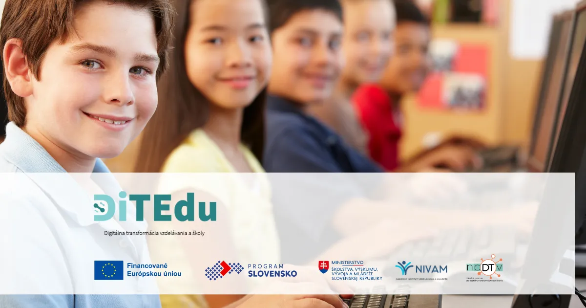 Deti sediace vedľa seba