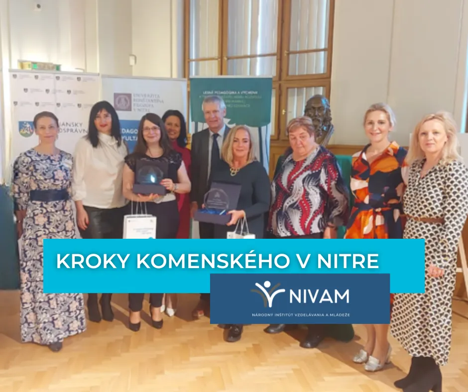 Žena píšuca na klávesnici notebooku.