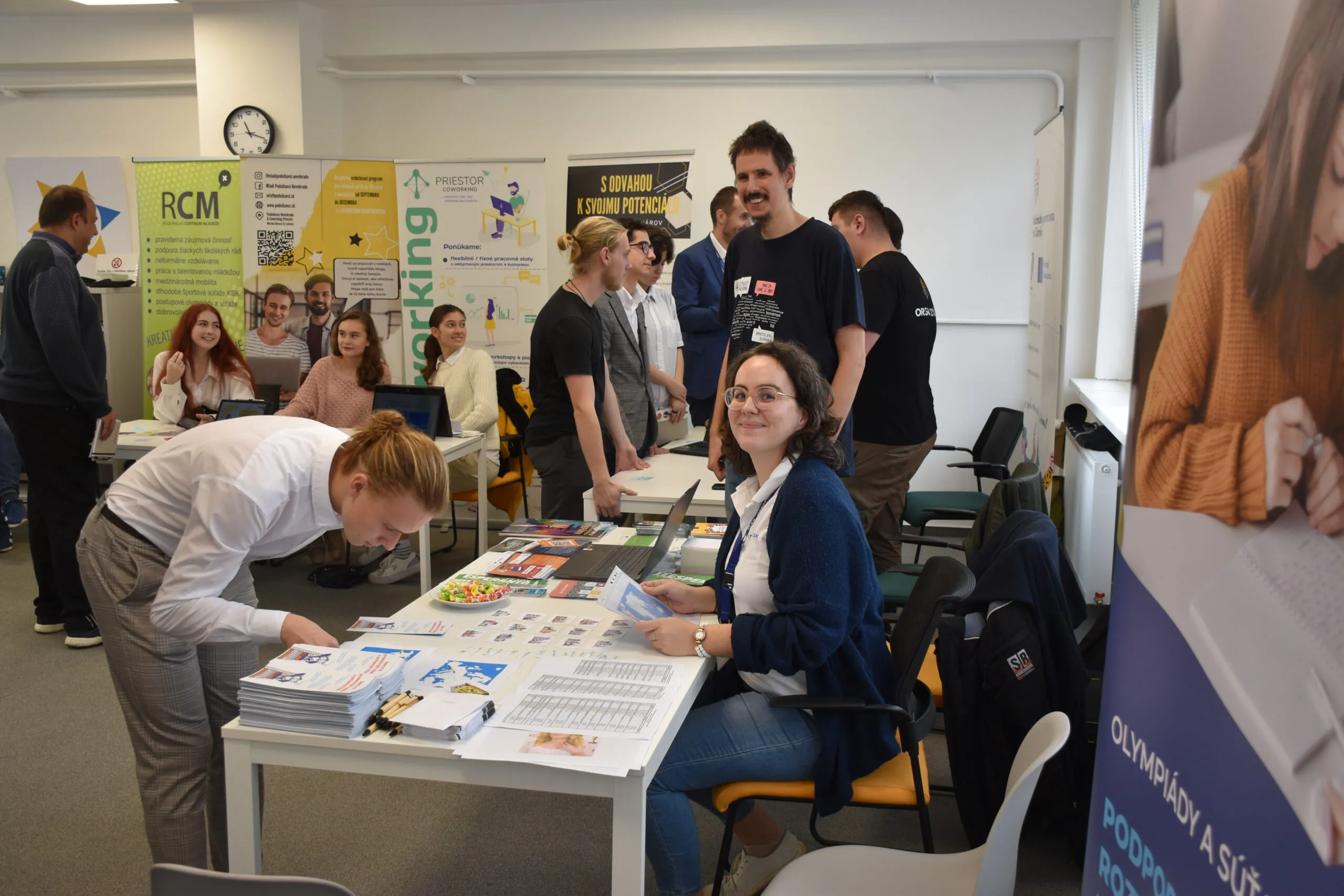 Fotka slečny z veľtrhu.