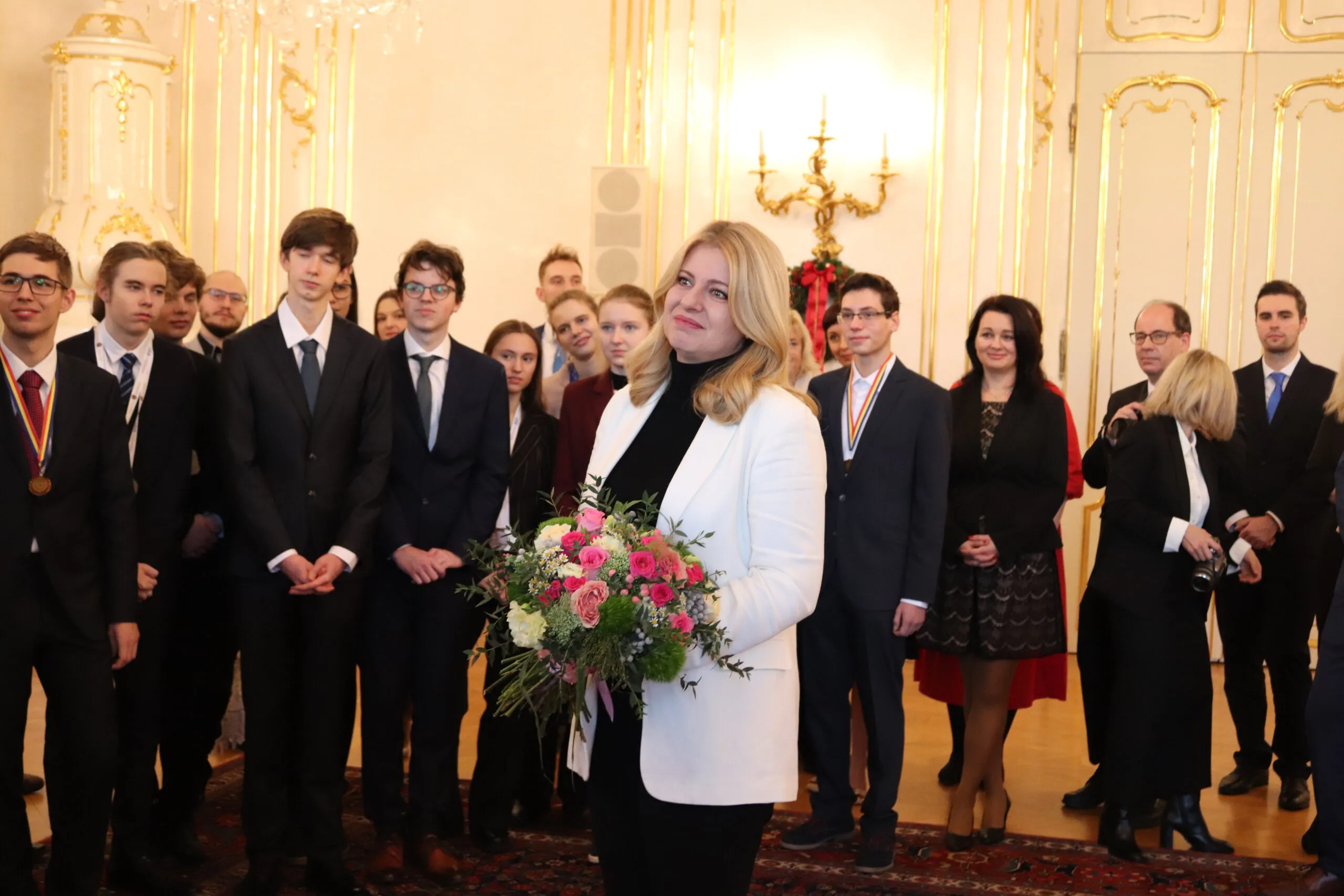 Zuzana Čaputová s úspešnými riešiteľmi.