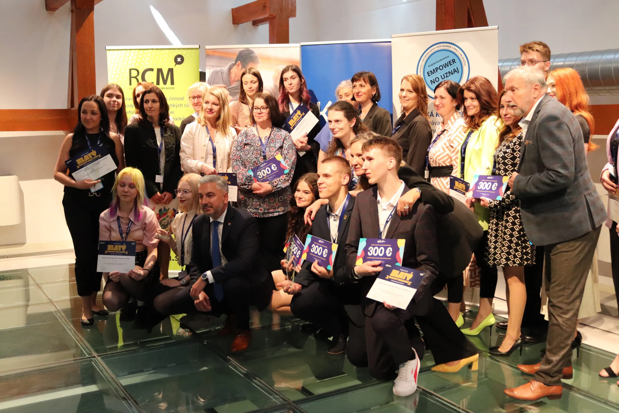 Spoločná fotka z konferencie.