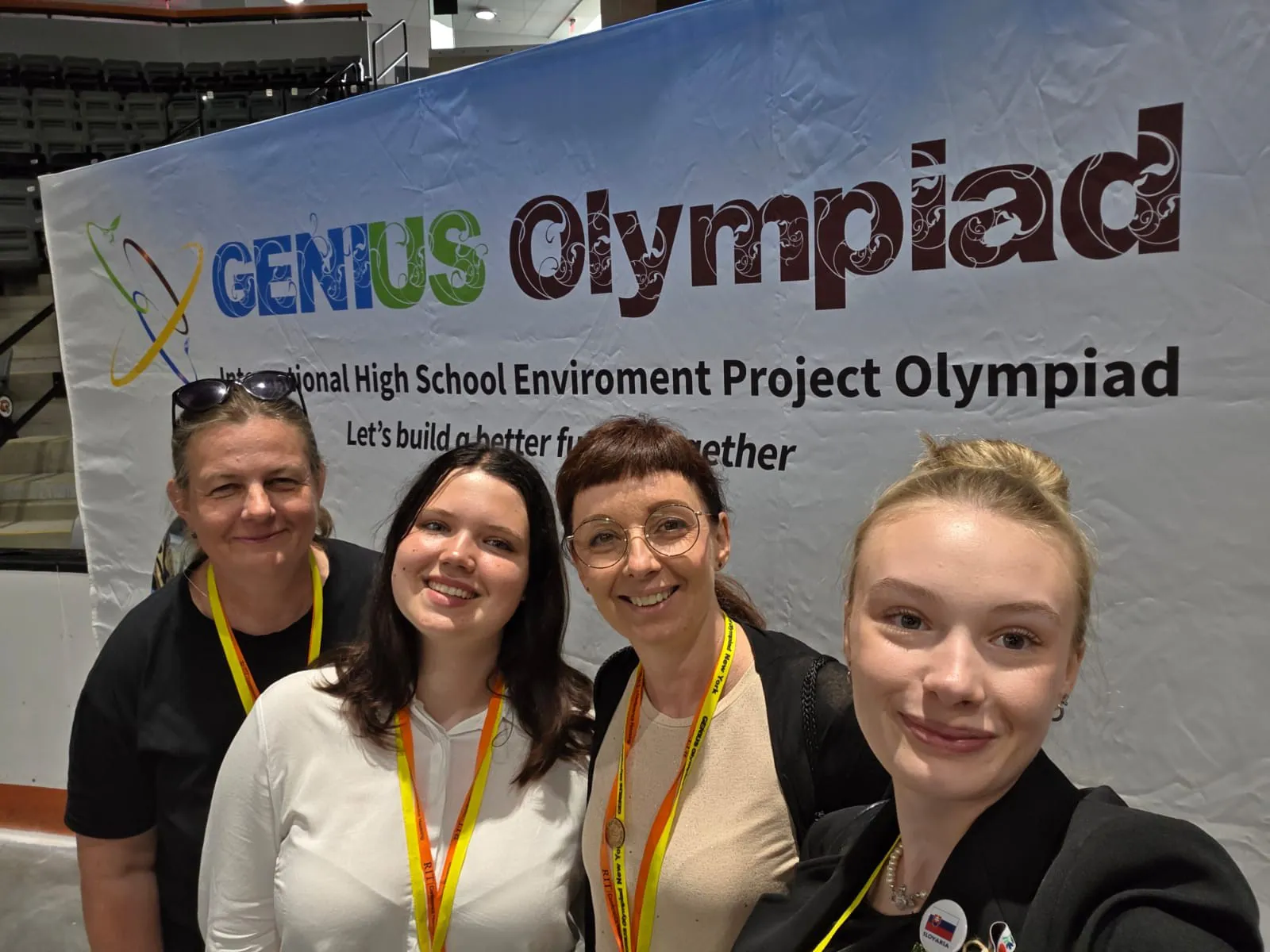 Spoločná fotka účastníčok na olympiáde.