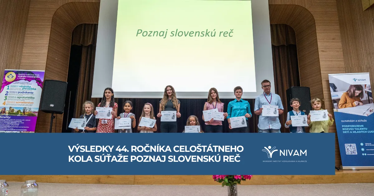 11 súťažiacich na pódiu