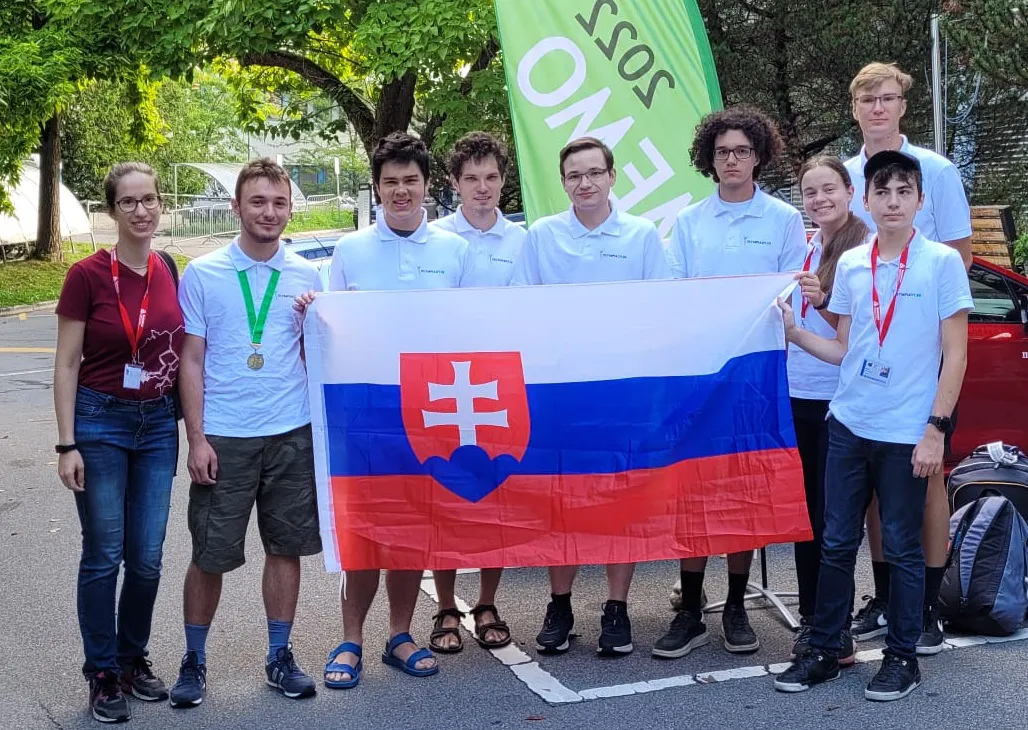 Skupina mladých ľudí