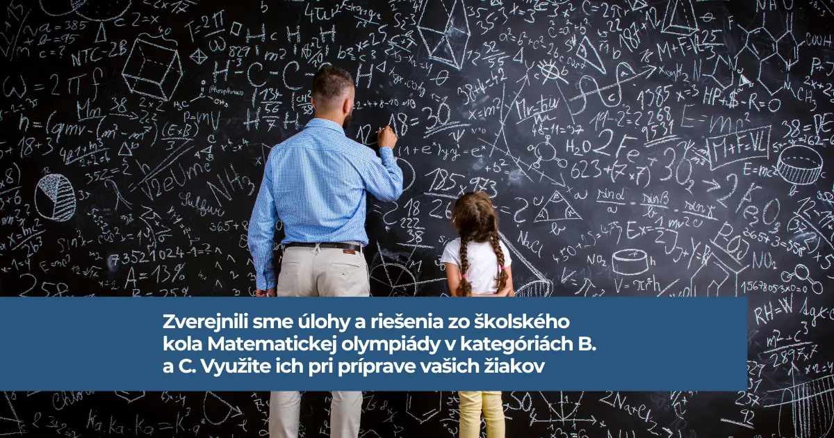 Učiteľ stojí so žiačkou pri tabuli a ukazuje jej vypočítaný príklad.